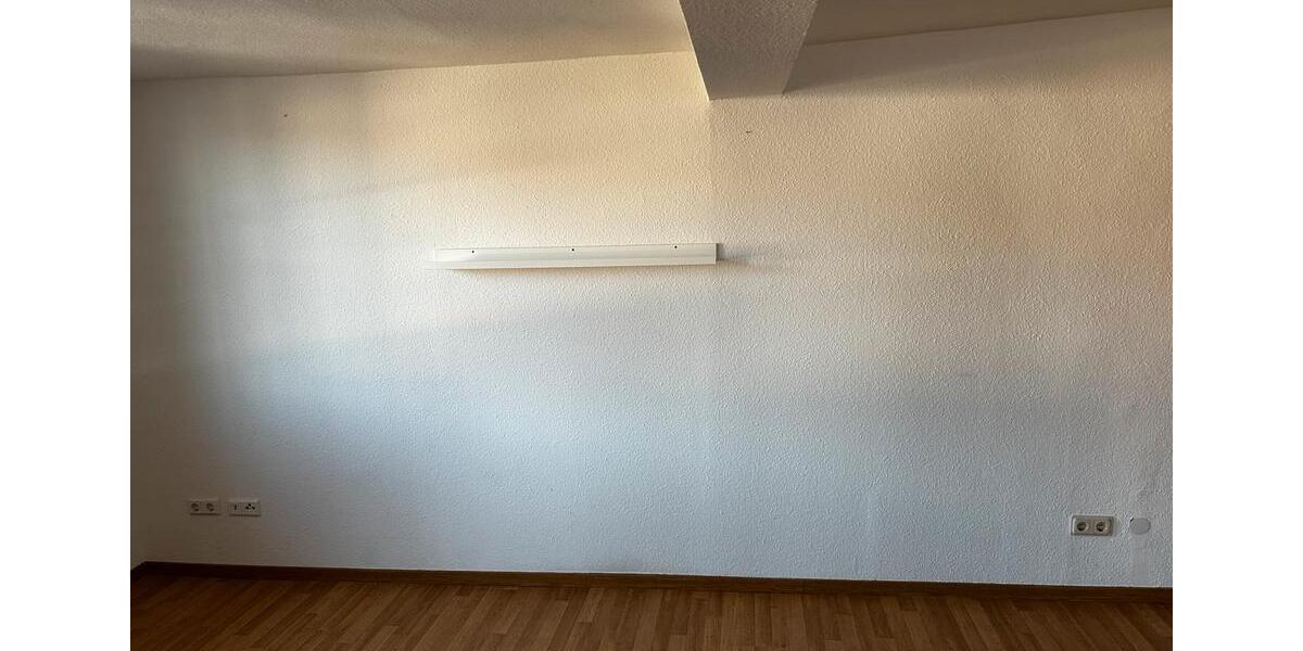 Etagenwohnung Neukirchen - 2 Zimmer, 50 m&sup2;, 340&euro; | Angebot:25415142