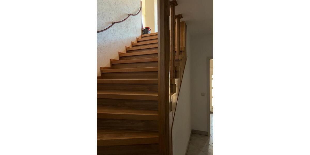 Privatvermietung 4 Raum Wohnung als freistehendes EFH in 09212 4 zimmer