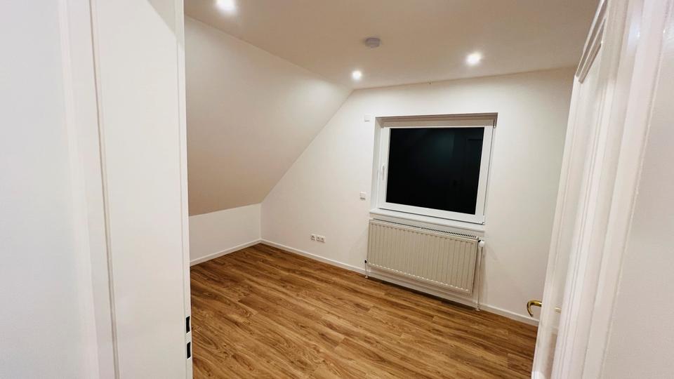 Dachgeschoßwohnung Rosengarten - 3 Zimmer, 90 m&sup2;, 1.260&euro; | Angebot:26188055