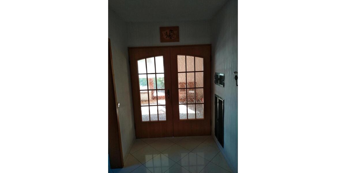 Einfamilienhaus Oberursel (Taunus) - 7 Zimmer, 220 m&sup2;, 2.750&euro; | Angebot:23213902