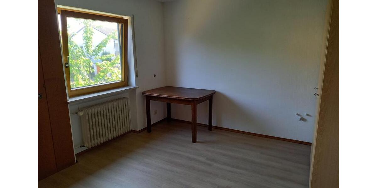 Etagenwohnung Weingarten - 1 Zimmer, 14 m&sup2;, 390&euro; | Angebot:26110958