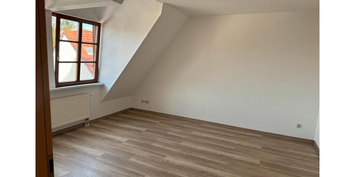 Dachgeschoßwohnung Bernburg (Saale) - 3 Zimmer, 66 m&sup2;, 530&euro; | Angebot:26336033