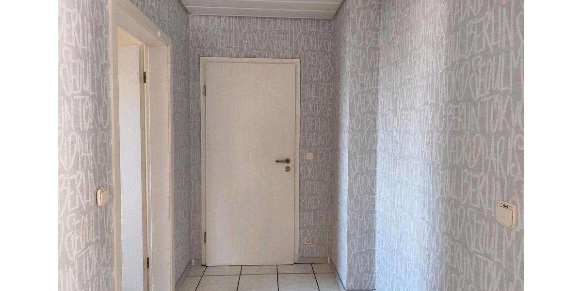 Dachgeschoßwohnung Neuenbürg - 2.5 Zimmer, 68 m&sup2;, 990&euro; | Angebot:26050721