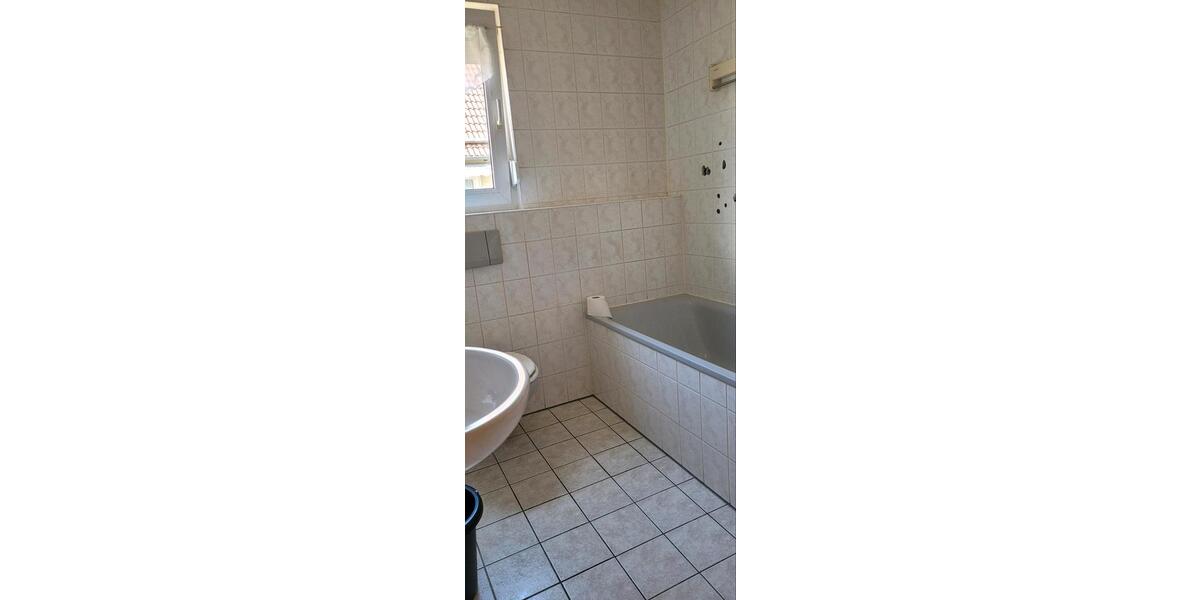Etagenwohnung Hildburghausen - 4 Zimmer, 81 m&sup2;, 567&euro; | Angebot:26120352