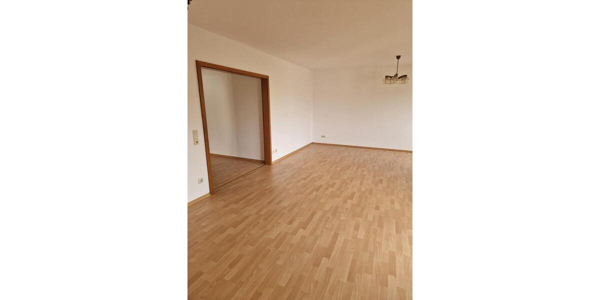 Etagenwohnung Wuppertal Gemarkung Barmen - 3 Zimmer, 84 m&sup2;, 750&euro; | Angebot:26033827
