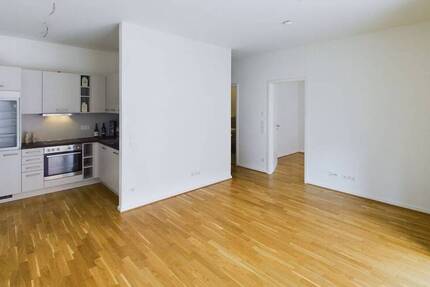 Moderne 2-Zimmer-Wohnung mit Balkon und grünem Innenhof in der Altstadt Dresdens | MaryAnn