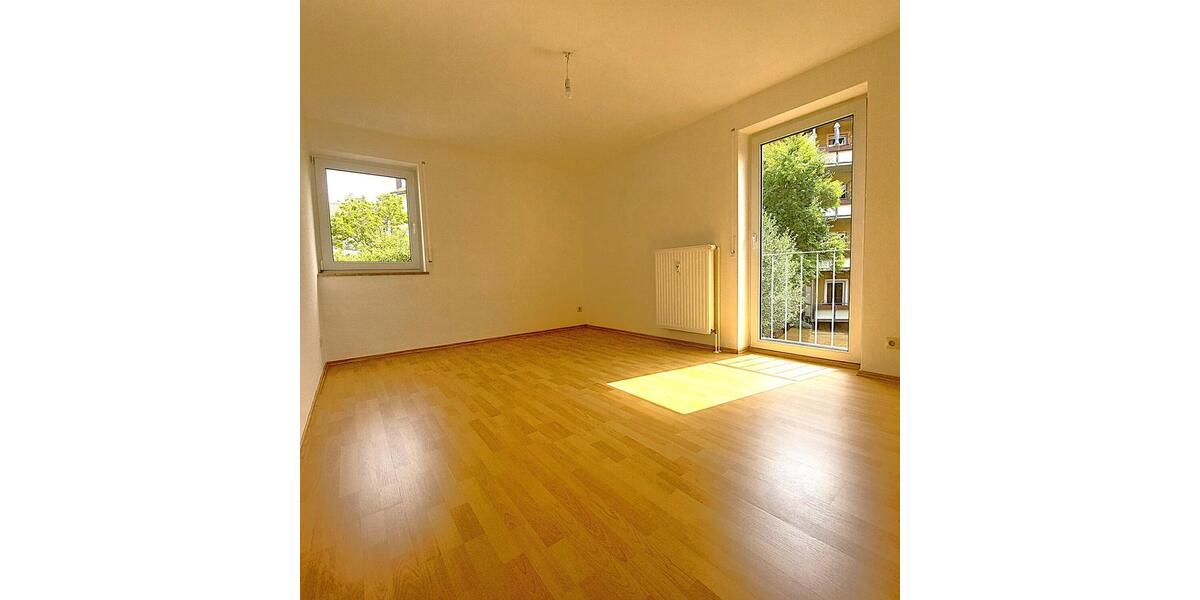 3 Zi. Whg., Zentrums- und Uninähe, kleine und ruhige Wohnanlage, Bad mit Fenster, Stellplatz 3 zimmer