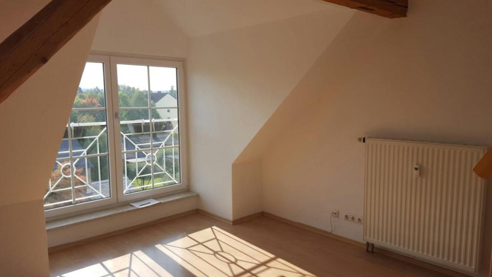 Dachgeschoßwohnung Waldsassen - 3 Zimmer, 90 m&sup2;, 490&euro; | Angebot:24754005