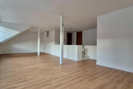 Einbauküche - frisch renovierte 3-Zi.-Wohnung (104 m²) + TG-Platz 3 zimmer
