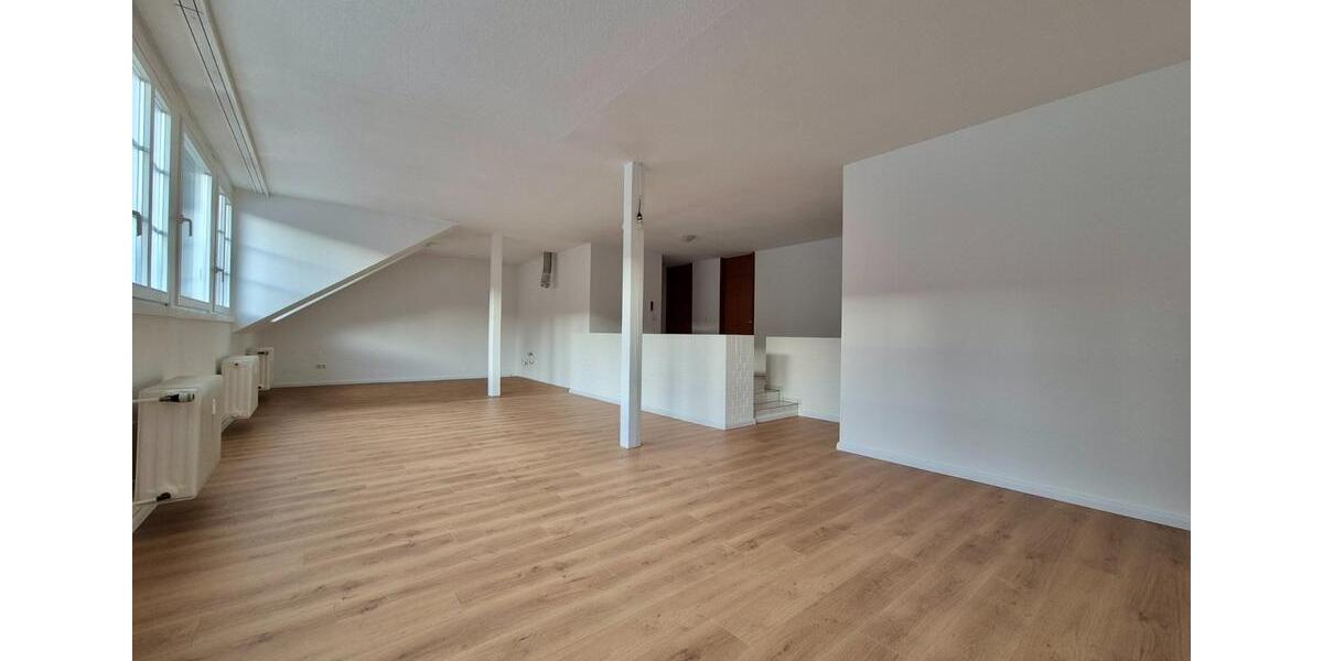 Einbauküche - frisch renovierte 3-Zi.-Wohnung (104 m²) + TG-Platz 3 zimmer