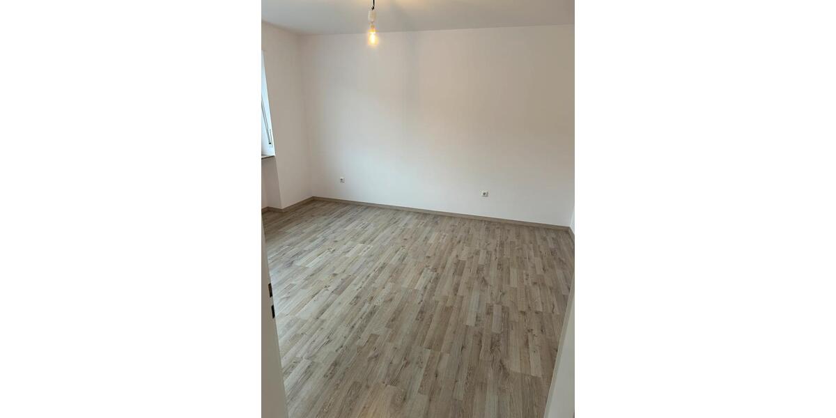 Etagenwohnung Pirmasens Niedersimten - 3.5 Zimmer, 125 m&sup2;, 690&euro; | Angebot:26592199