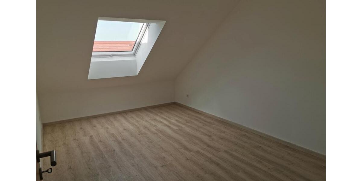 Dachgeschoßwohnung Brennberg - 3 Zimmer, 76 m&sup2;, 724&euro; | Angebot:26594087