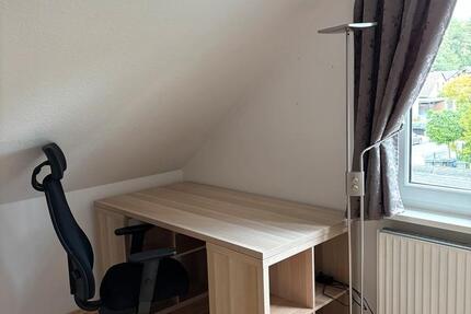 Möbliertes WG Zimmer für Polizeistudentin zum 01.01. 2026 1 zimmer