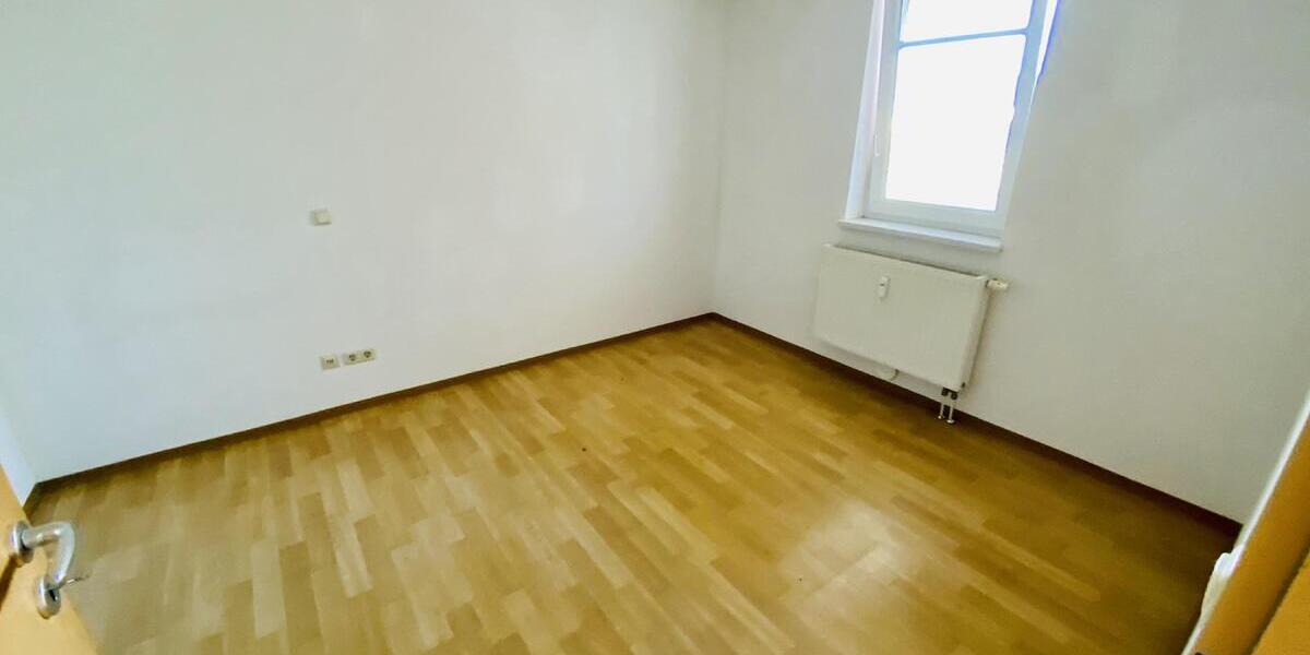 Süd-Balkon! 2-Raum Wohnung mit Dusche, Aufzug im Haus und Tiefgarage! - Etagenwohnung Gera Alt-Bieblach | Angebot:27119921