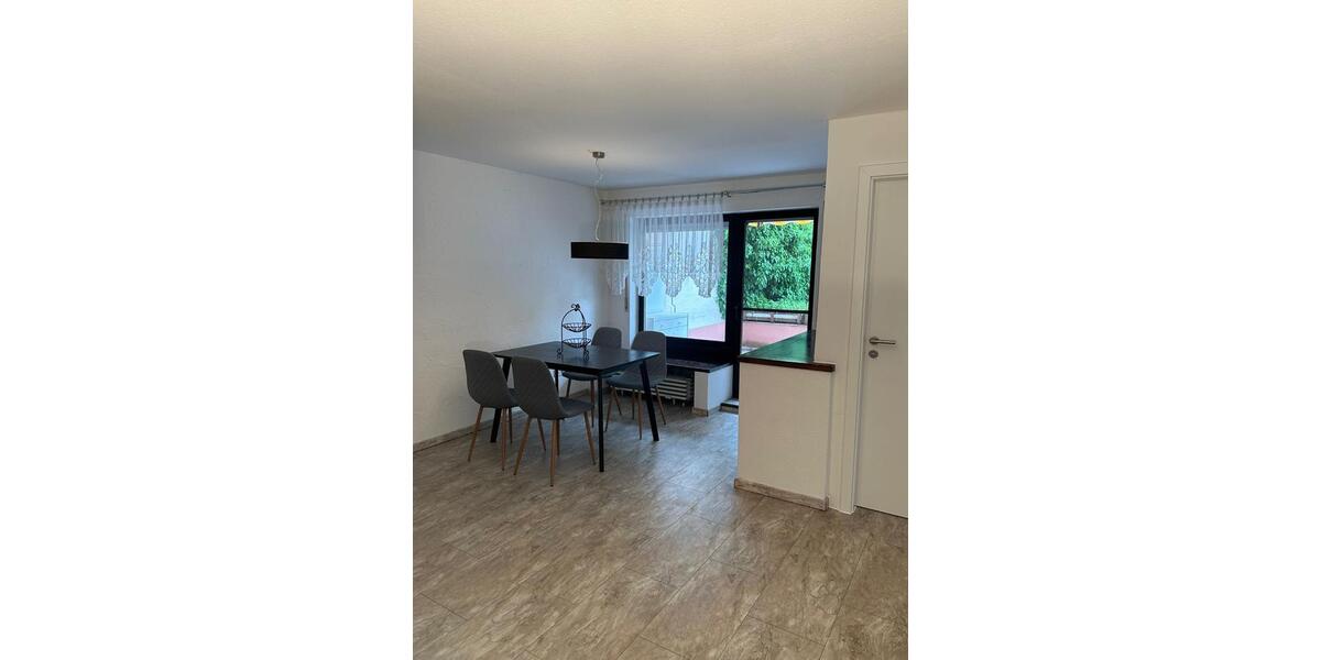 Wunderschöne WG Zimmer für Frauen zur Vermietung 4 zimmer