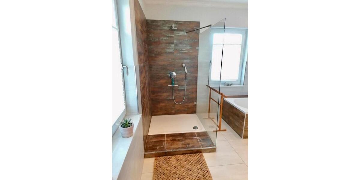 Einfamilienhaus Rastow - 6 Zimmer, 180 m&sup2;, 2.100&euro; | Angebot:25641665