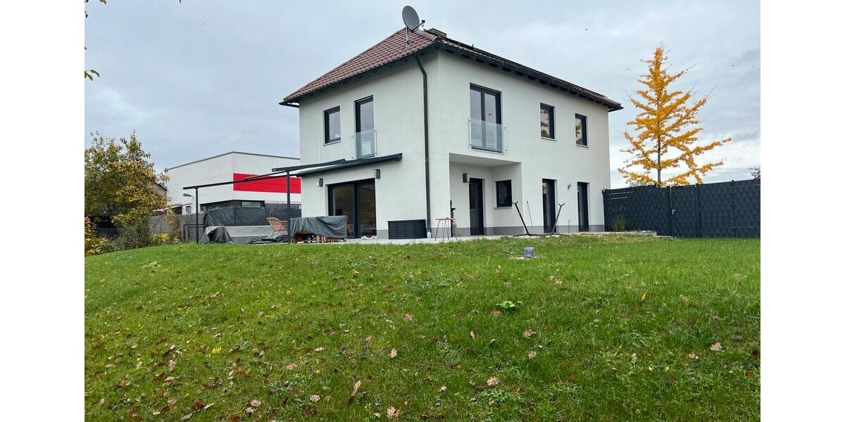 Schönes Einfamilienhaus zu vermieten mit großen Garten und terass 4 zimmer