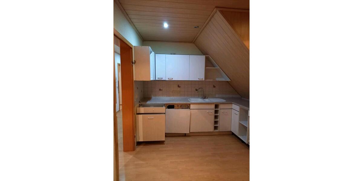 Dachgeschoßwohnung Lennestadt - 4 Zimmer, 98 m&sup2;, 1.000&euro; | Angebot:24801782
