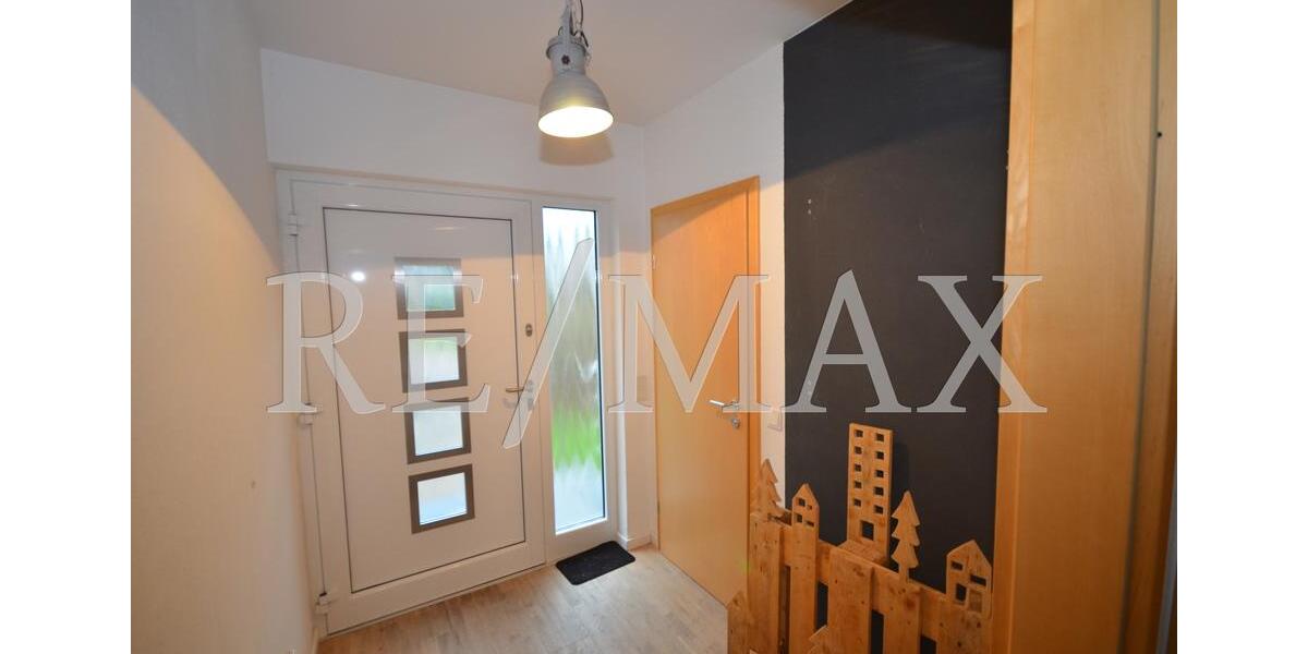 Einfamilienhaus Idstein - 8 Zimmer, 160 m&sup2;, 2.800&euro; | Angebot:24224492