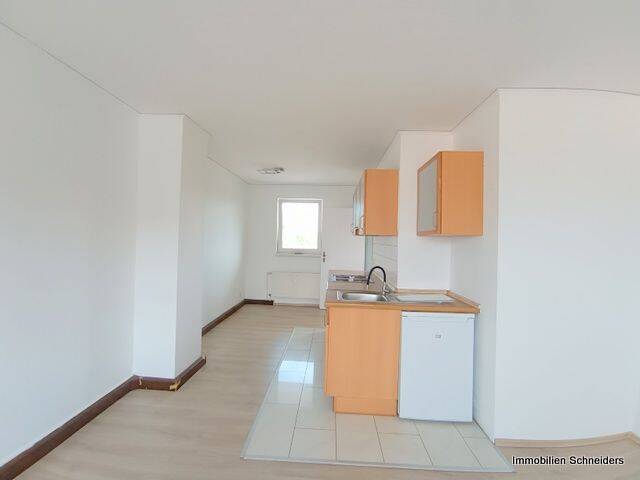 DU-Hochfeld, Wanheimer Straße 23-25 - 1-Zimmer-Single-Apartment mit Einbauküche im 5.OG ohne Aufzug zeitnah zu mieten !!