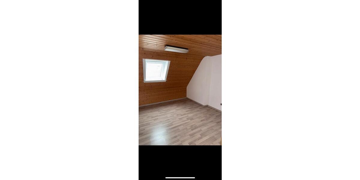 Dachgeschoßwohnung Bürstadt - 3 Zimmer, 71 m&sup2;, 950&euro; | Angebot:25639138