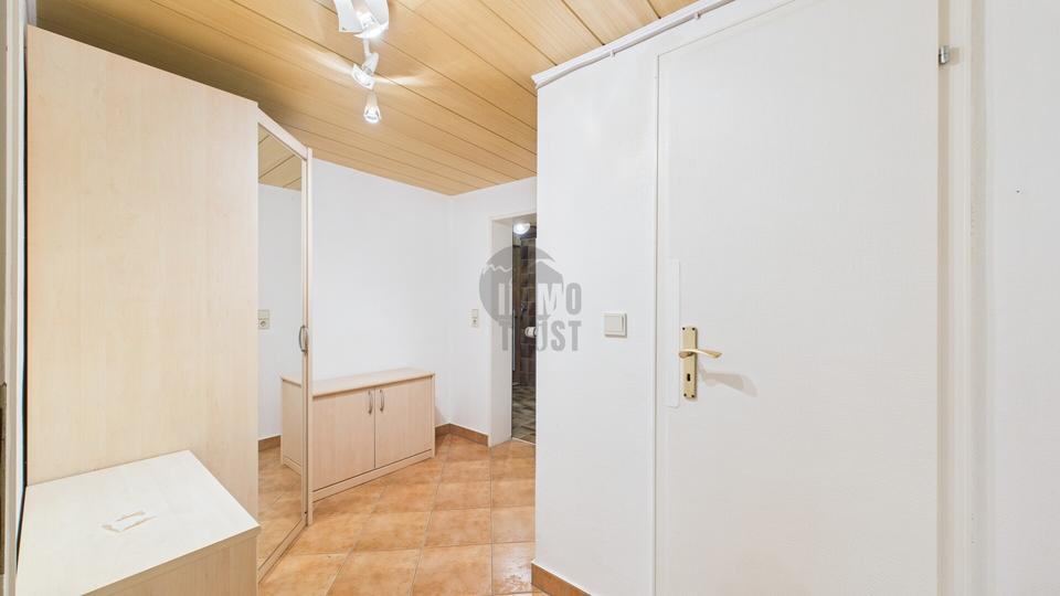 Exklusive Villa in Toplage von Grasdorf – 10 Zimmer, traumhafter Feldblick & Wellnessbereich mit Pool 10 zimmer