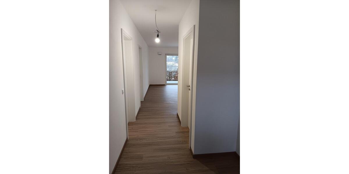 Etagenwohnung Vohenstrauß - 3 Zimmer, 93 m&sup2;, 950&euro; | Angebot:25941808