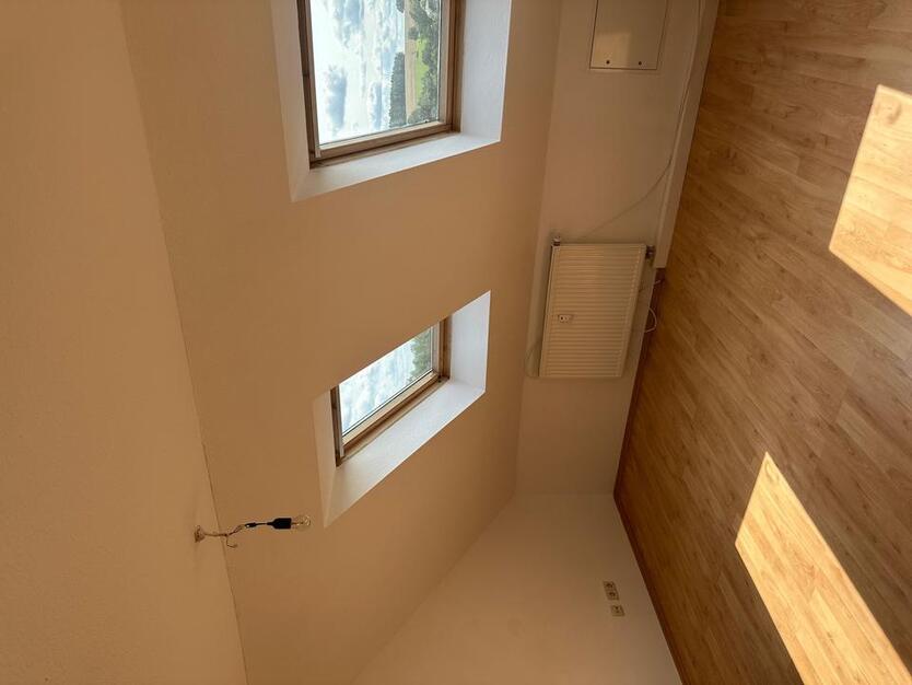 Gemütliche 2-Raum-Dachgeschoßwohnung mit Einbauküche in Großkochberg – Ländliche Ruhe & moderner Komfort
