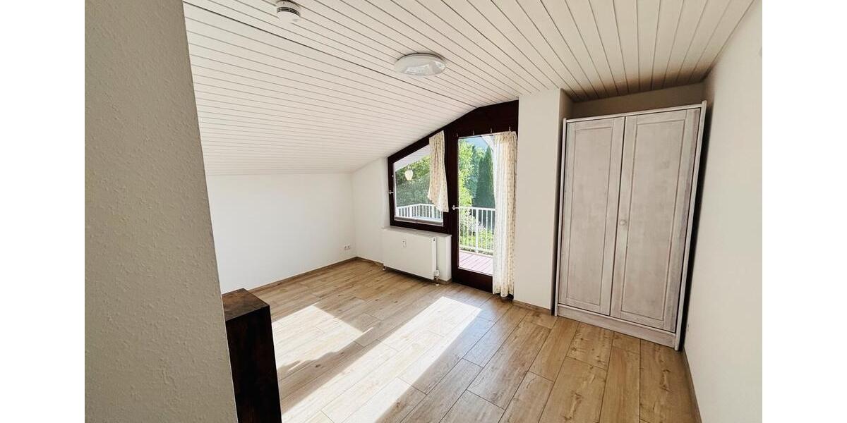 Dachgeschoßwohnung Tübingen - 2 Zimmer, 38 m&sup2;, 990&euro; | Angebot:26608684