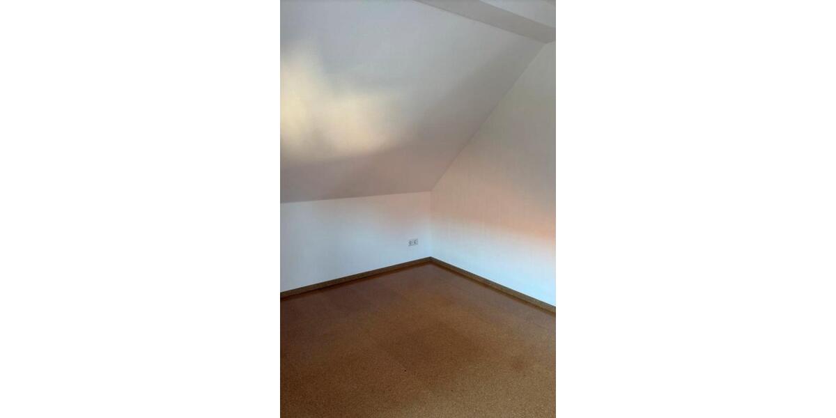 Dachgeschoßwohnung Harsewinkel - 4 Zimmer, 120 m&sup2;, 900&euro; | Angebot:26679368