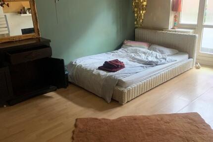 3 Monate ab 06.11. in HH City, helles ruhiges Zimmer mit Balkon zimmer