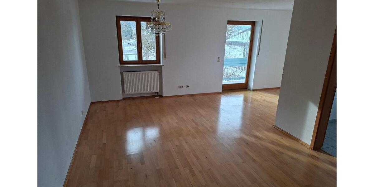 Etagenwohnung Grabenstätt - 3.5 Zimmer, 75 m&sup2;, 900&euro; | Angebot:24283973