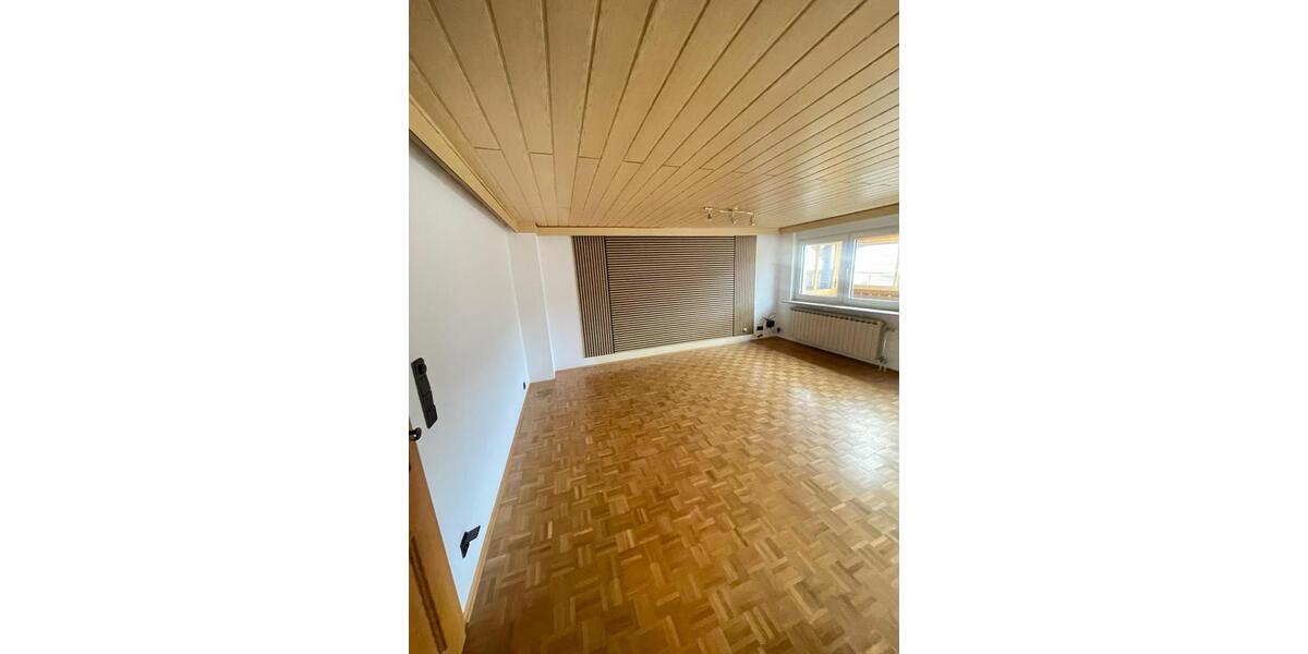 Etagenwohnung Herrieden - 4 Zimmer, 100 m&sup2;, 890&euro; | Angebot:26343060