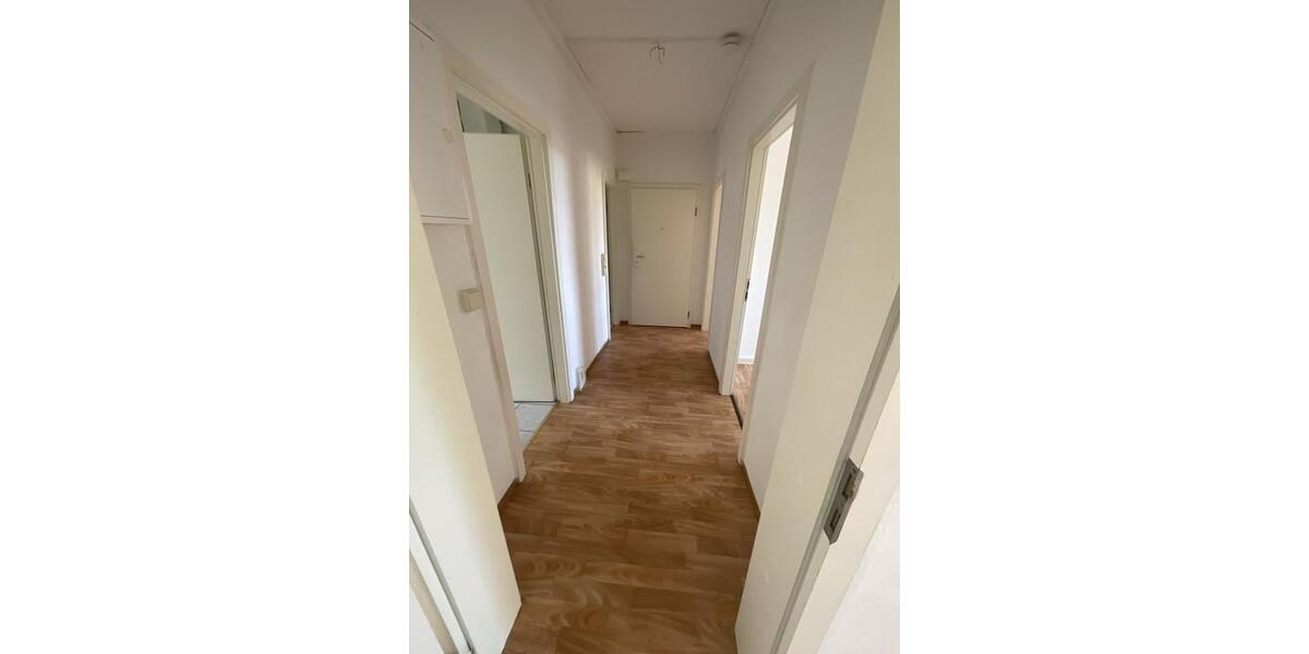 Etagenwohnung Suhl - 4 Zimmer, 75 m&sup2;, 543&euro; | Angebot:24256016
