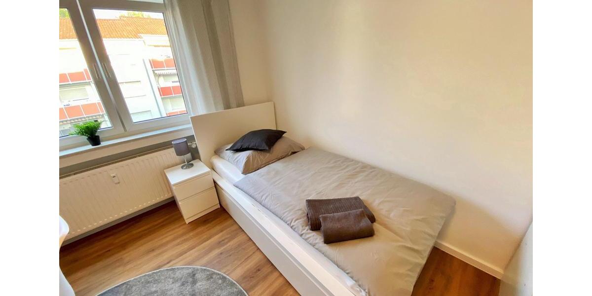 möbliertes WG-Zimmer mit Wlan, Smart-TV, Bad, Wc und Küche zur Teilung, Waschmaschine, Trockner 1 zimmer