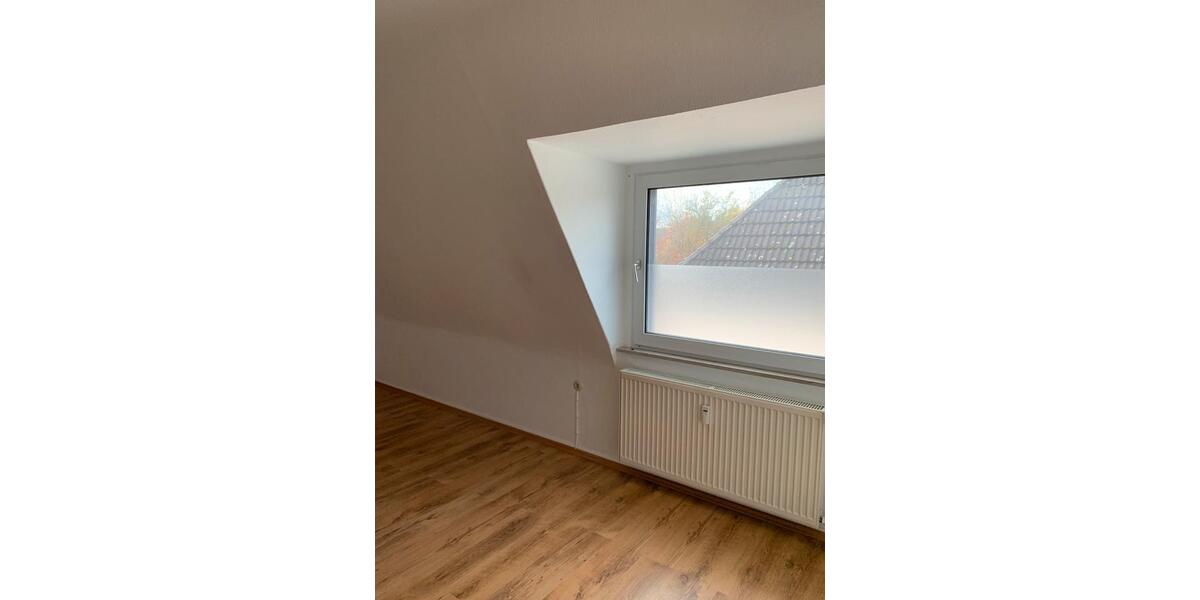 Dachgeschoßwohnung Recklinghausen Berghausen - 4 Zimmer, 65 m&sup2;, 590&euro; | Angebot:26019131