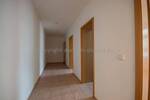 Plauen-Haselbrunn: 3-Zimmer-Wohnung mit Balkon, EBK & Gäste-WC im EG