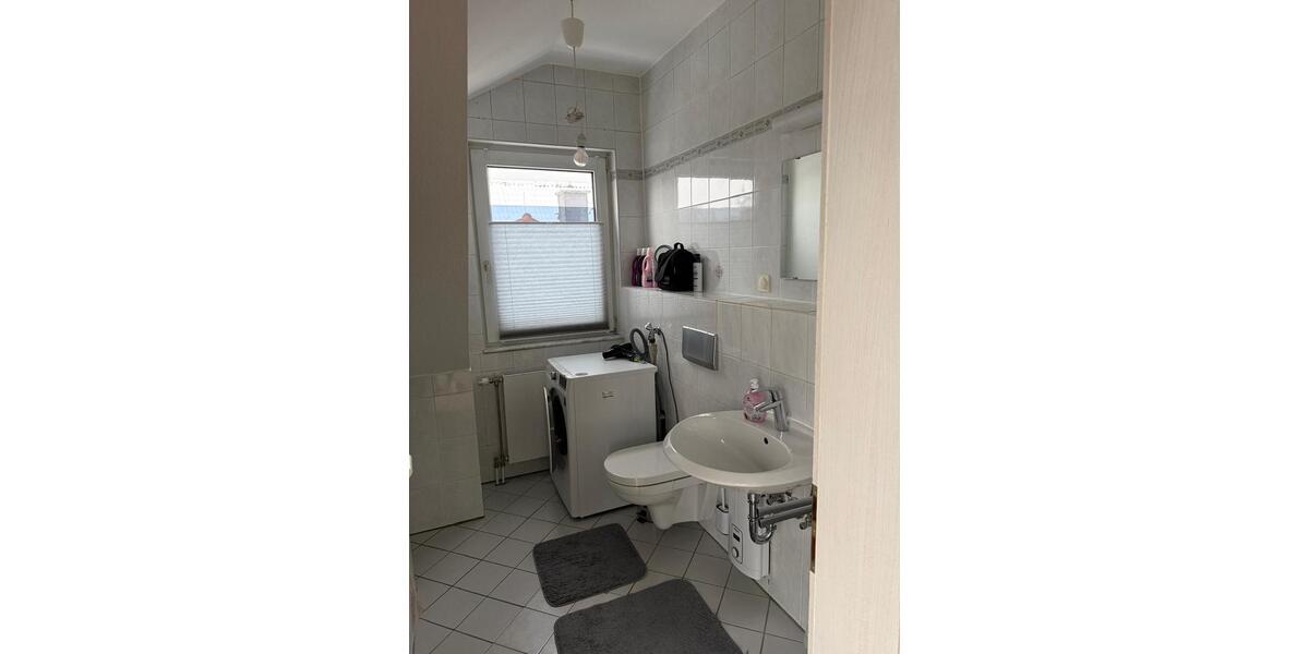 Dachgeschoßwohnung Bad Nauheim - 2 Zimmer, 60 m&sup2;, 1.300&euro; | Angebot:24638290