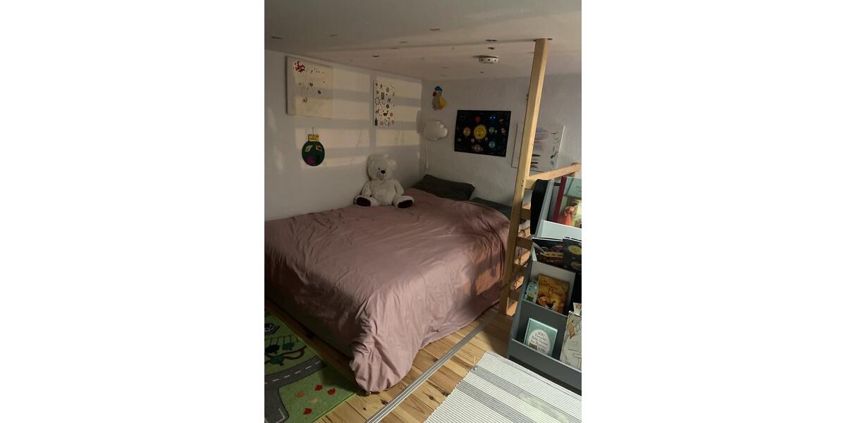 Dachgeschoßwohnung Berlin Pankow - 2 Zimmer, 90 m&sup2;, 200&euro; | Angebot:26617839