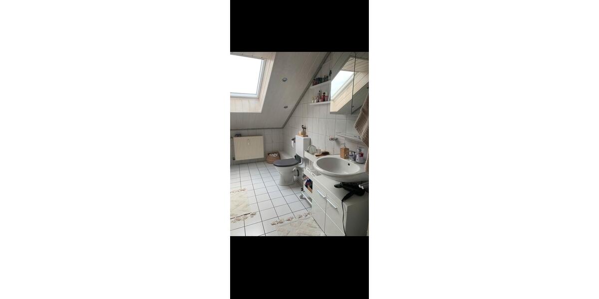 Dachgeschoßwohnung Lage - 3 Zimmer, 72 m&sup2;, 977&euro; | Angebot:24671219