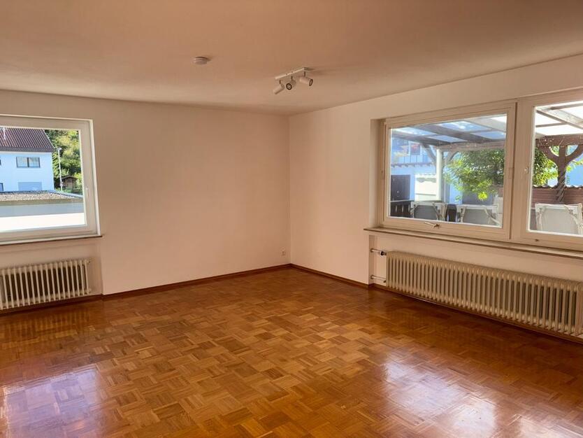 Helle 3,5 Zi EG-Whng mit Holzkachelofen, großer Terasse, Garten zimmer