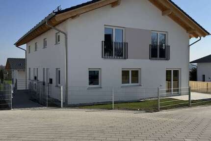 Haus Schechen - 6 Zimmer, 169 m&sup2;, 2.300&euro; | Angebot:25839124