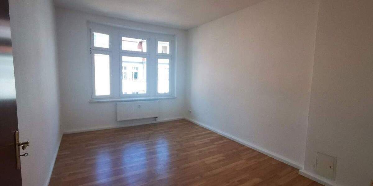 Etagenwohnung Magdeburg Stadtfeld Ost - 4 Zimmer, 105 m&sup2;, 840&euro; | Angebot:25792976