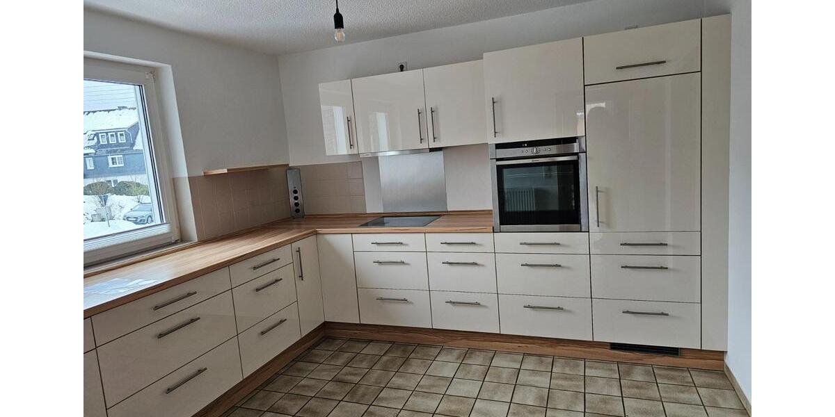 Etagenwohnung Bad Berleburg - 3 Zimmer, 117 m&sup2;, 800&euro; | Angebot:24977013