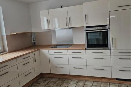 Wohnung Bad Berleburg - 3 Zimmer, 117 m&sup2;, 800&euro; | Angebot:24977013