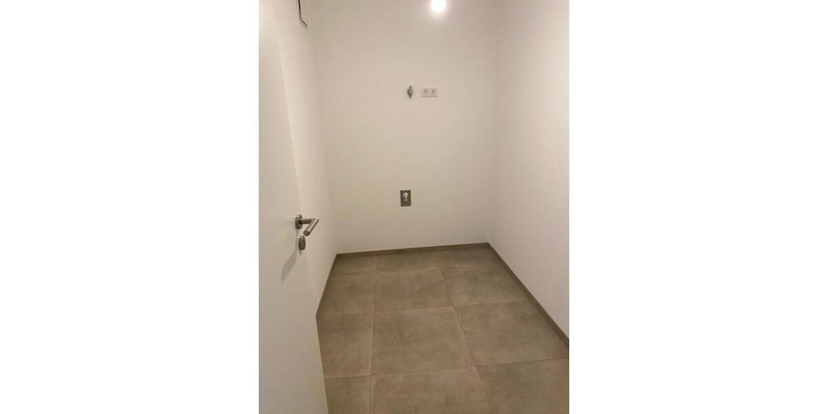 Etagenwohnung Eiselfing - 3 Zimmer, 90 m&sup2;, 1.000&euro; | Angebot:25266220