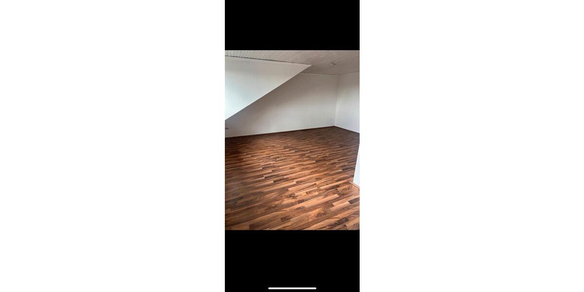 Dachgeschoßwohnung Duisburg Rheinhausen - 2 Zimmer, 60 m&sup2;, 585&euro; | Angebot:26578596