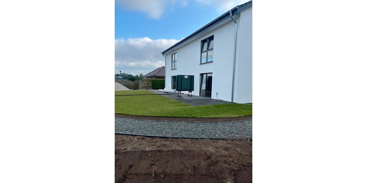 Doppelhaushälfte Neumünster - 3 Zimmer, 110 m&sup2;, 1.350&euro; | Angebot:23836371