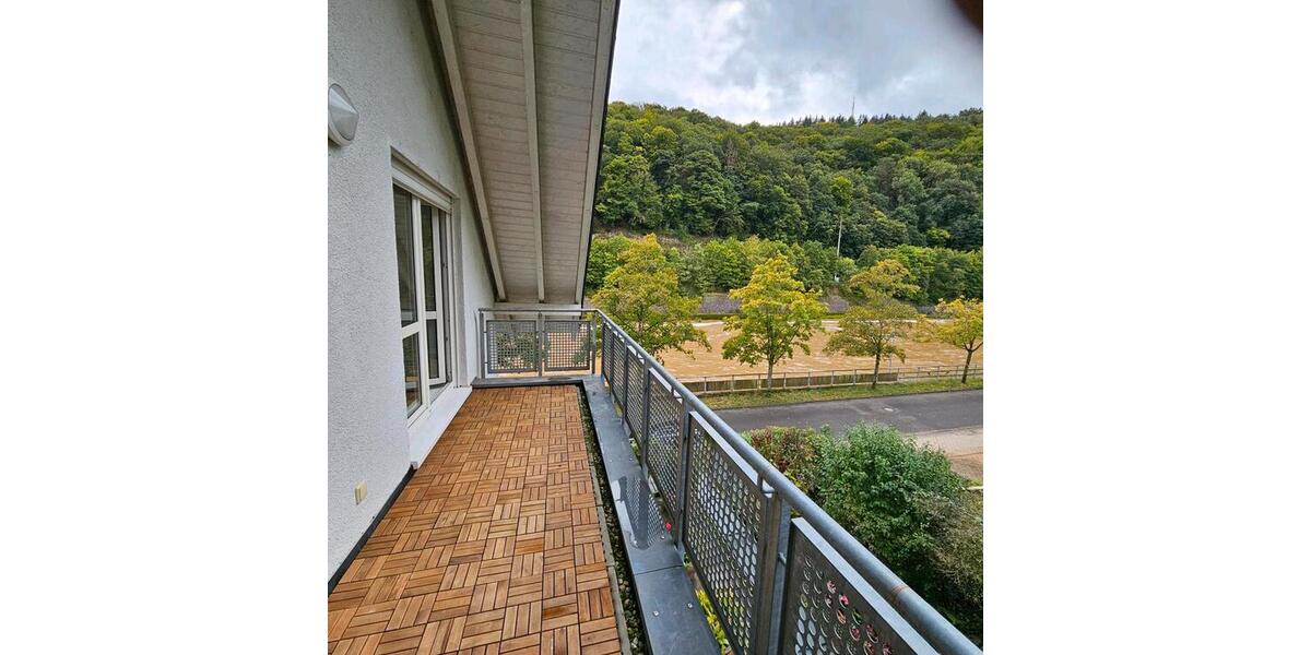 Terrassenwohnung Lebach - 5 Zimmer, 130 m&sup2;, 1.450&euro; | Angebot:25807375