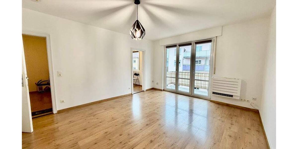 Spitzen 1 Zimmerwohnung mit Sonnenbalkon und EBK mit innenstadtnaher Lage - Frei 1 zimmer